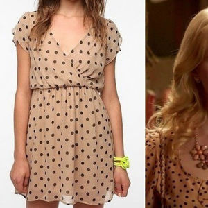 Nude polka dot dress \\ very cute!